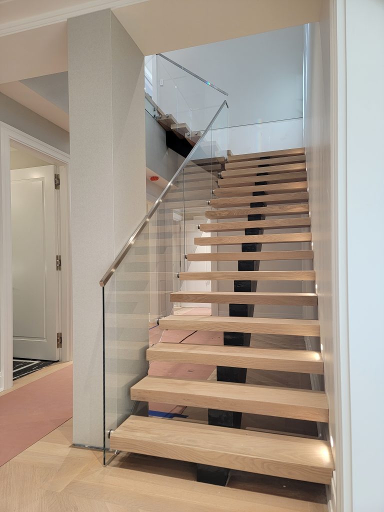 Best Glass Railing Services – Residential & Commercial Space